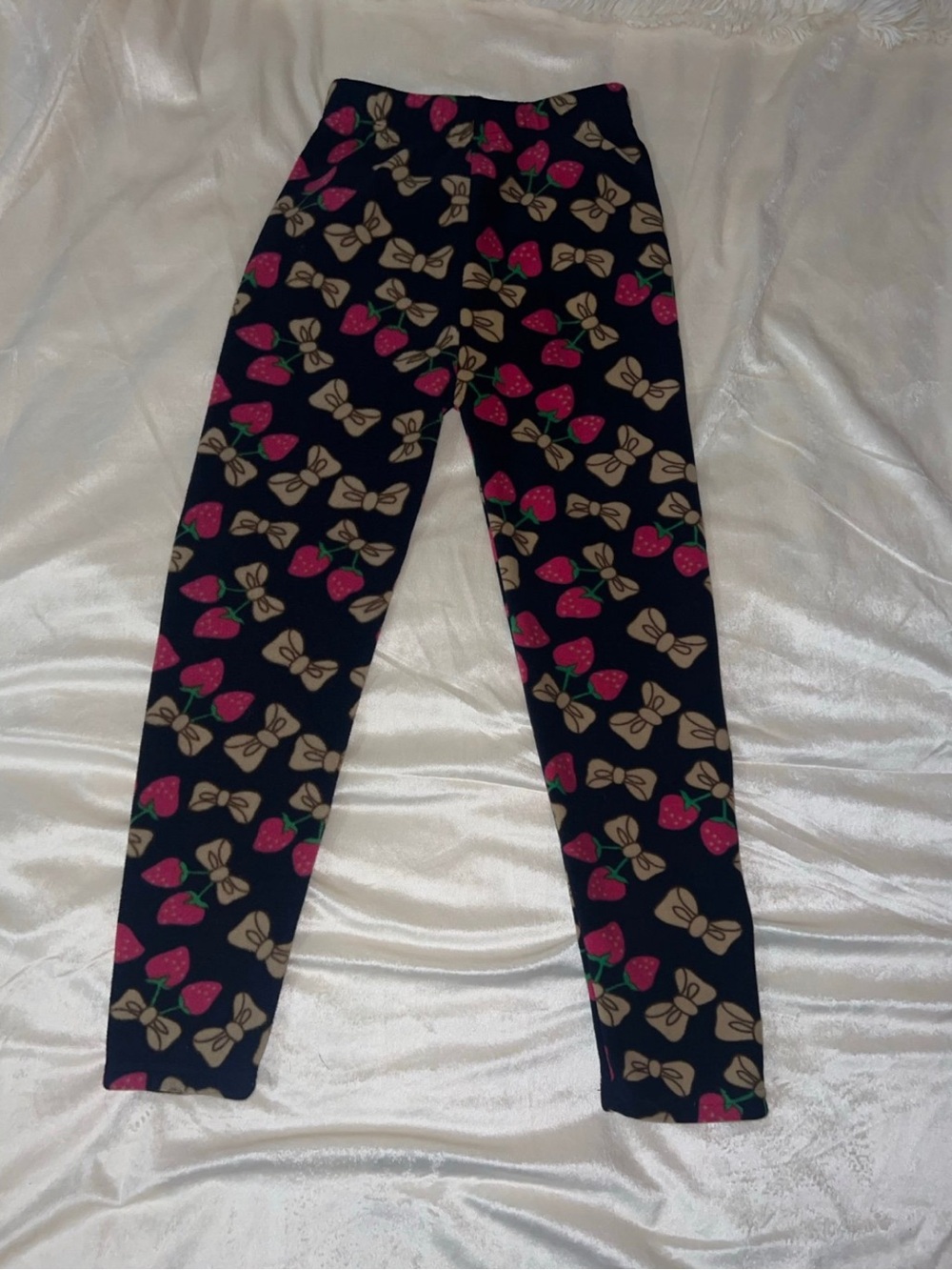 Kids Strawberry & bow Print Leggings - fits like girls 8